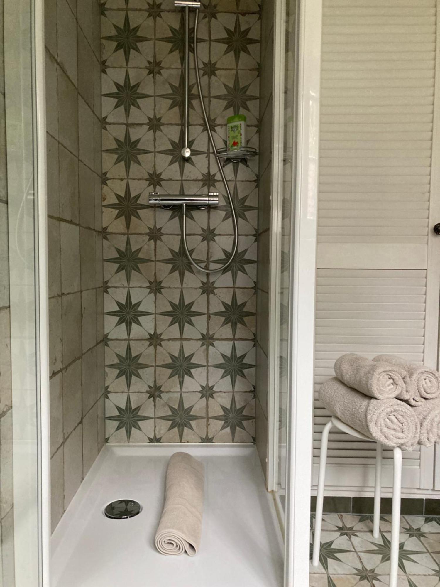 Tree & B Bed & Breakfast บรูจส์ ภายนอก รูปภาพ